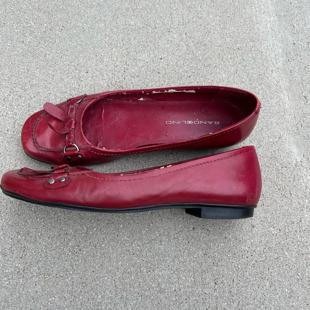 Super cute red ballet flats with bow!